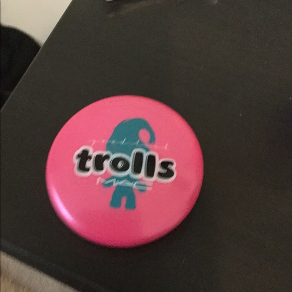 MAC trolls highlight - Picture 2 of 2